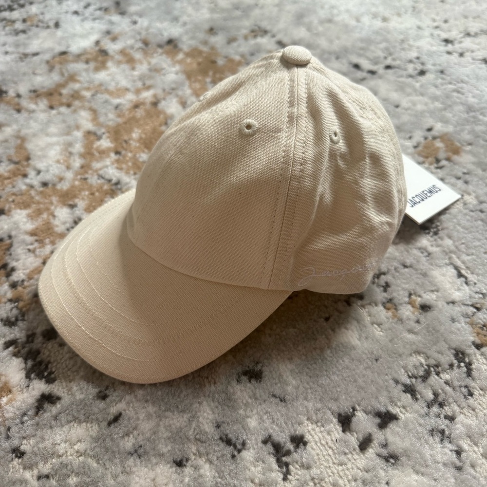 NWT Jacquemus Signature Off-White Cap